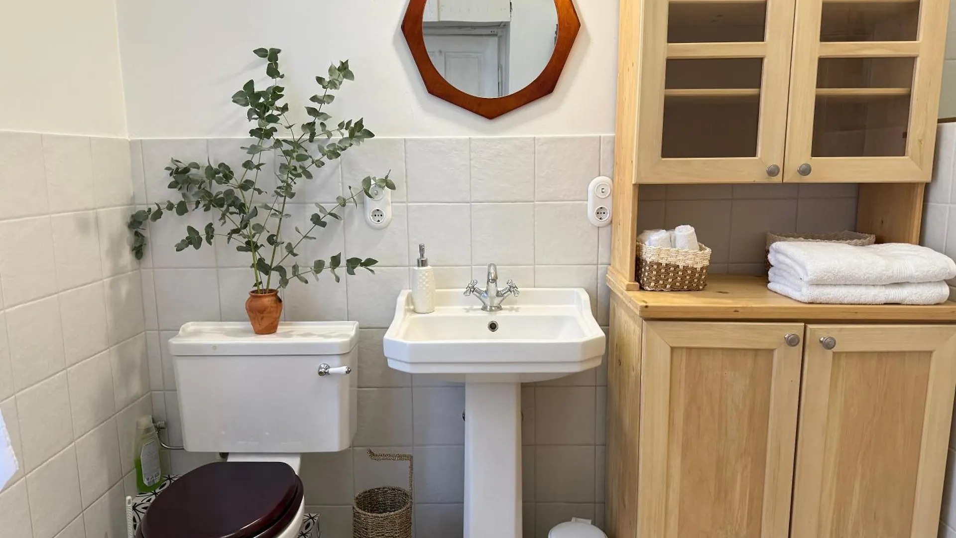 Aesthetic Apartment Near Main Square Lviv 0*,